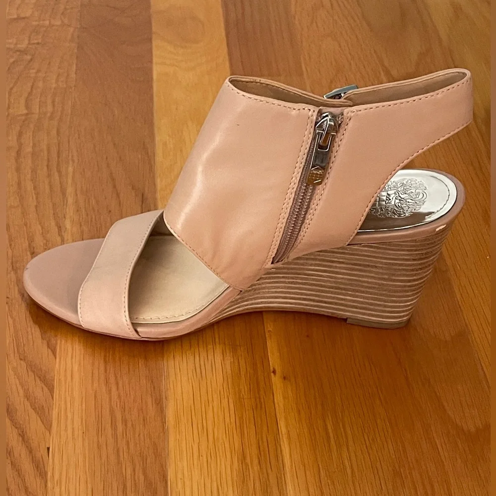 Vince Camuto Lyssia Leather Wedge Heels Open Toe Sandals‎ Tan US 8.5 EU 38.5